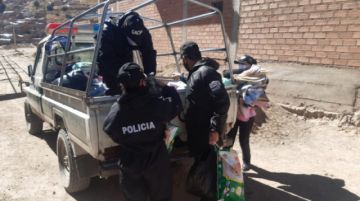 Entregaron ayuda a la mamá adolescente. FOTO GACIP