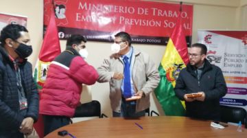 De la firma de convenios participaron representantes de diferentes entes colegiados.