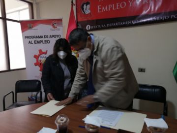De la firma de convenios participaron representantes de diferentes entes colegiados.