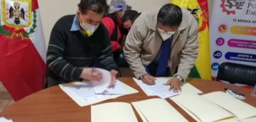 De la firma de convenios participaron representantes de diferentes entes colegiados.