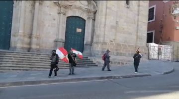 Los cívicos estaban en la Plaza 10 de Noviembre