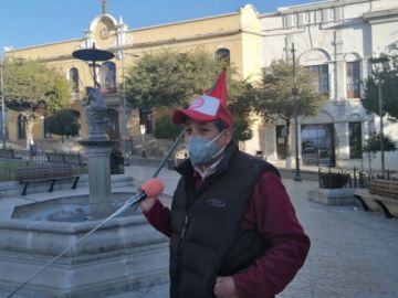 Los cívicos estaban en la Plaza 10 de Noviembre