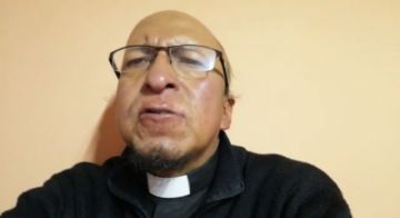 El padre Miguel Albino comparte su oración sobre el saludo de gracia
