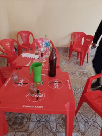 Hallaron bebidas alcohólicas en el interior.