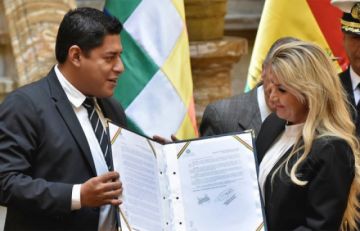 Tres exministros de Goni esperan respuesta del Gobierno para volver al país