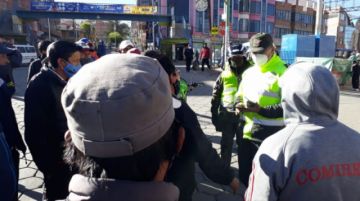 El bloqueo es en una de las avenida más transitadas.