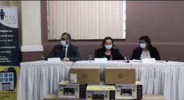Potosí recibe equipos para seguimiento de campañas de vacunación
