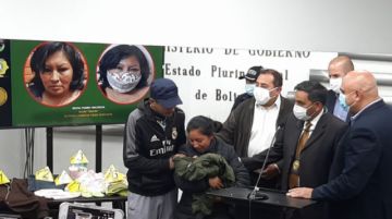 Se difundió el momento del reencuentro de la bebé con sus padres.