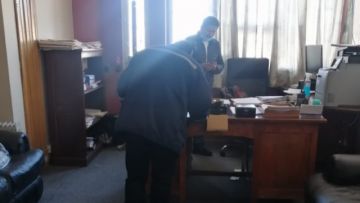 La entrega de la oficina.