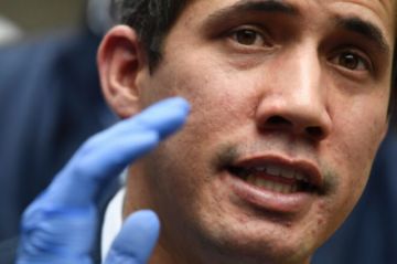 Guaidó tilda de “montaje” acusación de conspiración y terrorismo contra colaborador