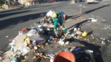 Realizaron la limpieza en la jornada de feriado. FOTO EMAP