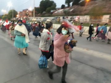 Así comienzan a llegar hasta el Puente de la Dignidad