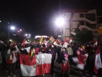 Así comienzan a llegar hasta el Puente de la Dignidad