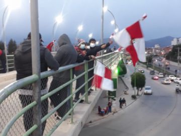 Así comienzan a llegar hasta el Puente de la Dignidad