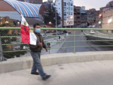 Así comienzan a llegar hasta el Puente de la Dignidad