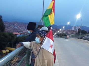 Así comienzan a llegar hasta el Puente de la Dignidad