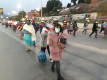 Así comienzan a llegar hasta el Puente de la Dignidad