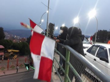 Así comienzan a llegar hasta el Puente de la Dignidad