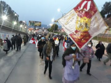 Así comienzan a llegar hasta el Puente de la Dignidad
