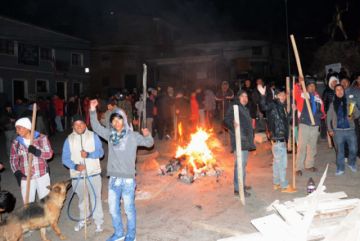 En la denominada Noche de las velas, los potosinos amanecieron en torno a sus fogatas.