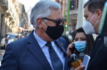 Delegaciones y organizaciones llegan para el acto de posesión de Arce.