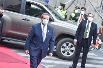 Delegaciones y organizaciones llegan para el acto de posesión de Arce.