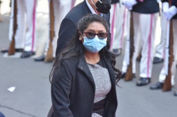 Delegaciones y organizaciones llegan para el acto de posesión de Arce.