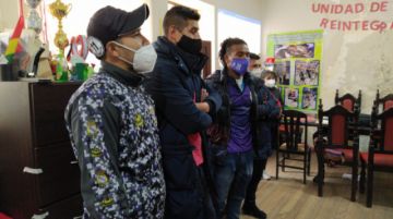 El centro de Acogida Nuevos Horizontes recibe la visita de los jugadores de Real Potosí. FOTO SEDEGES