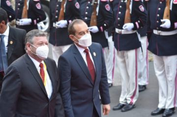Delegaciones y organizaciones llegan para el acto de posesión de Arce.