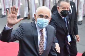 Delegaciones y organizaciones llegan para el acto de posesión de Arce.