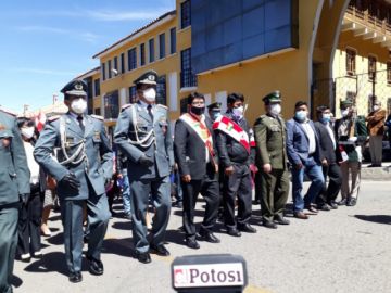 Primero fue la ceremonia de ofrenda a la Pachamama, después el te deum