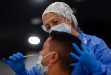 España requerirá un test PCR negativo a visitantes de “países de riesgo”