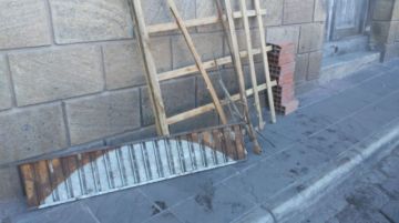 Realizaron la limpieza de los puestos de este punto comercial. FOTO EMAP