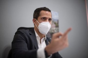 Entre elecciones y amenazas de cárcel, Guaidó busca más sanciones para Maduro
