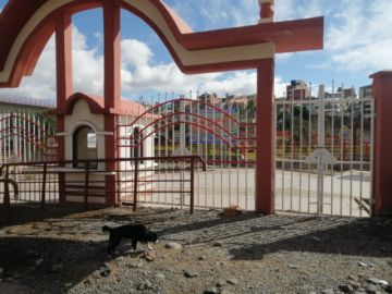 La población espera en el Parque Recreacional Potosí
