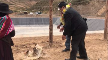 Alcaldía de Potosí entrega obra de riego en Huari Huari