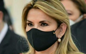 Jeanine Áñez afirma que el gobierno perdió el control de la pandemia