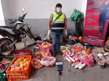 La carne de pollo y res era vendida en centros de abasto.
