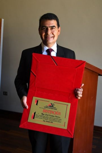  El rector indicó que la distinción es un reconocimiento a los resultados y los logros que ha obtenido la Universidad. FOTO UCB TARIJA