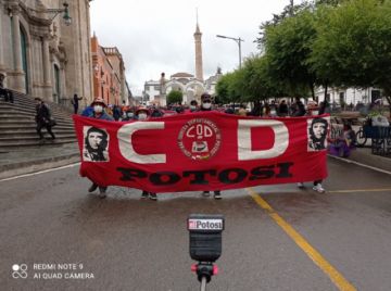 Los trabajadores marcharon hasta la plaza principal.