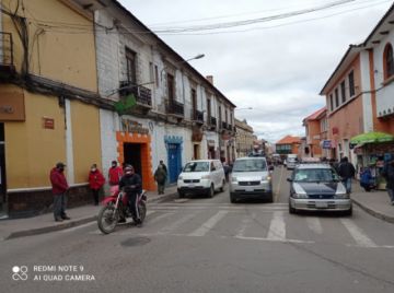 Las calles de la ciudad cerca de las 10:00