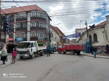 Las calles de la ciudad cerca de las 10:00