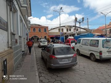 Las calles de la ciudad cerca de las 10:00