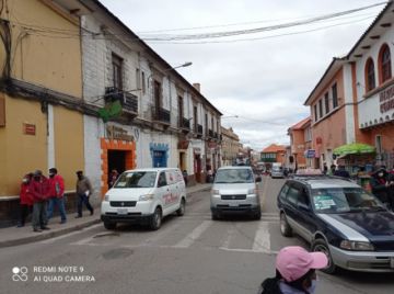 Las calles de la ciudad cerca de las 10:00
