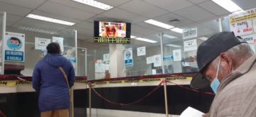 Las filas comienzan la noche anterior a la atención