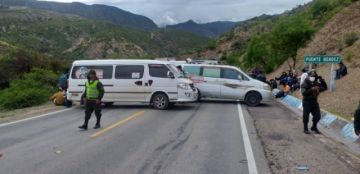 Así está el bloqueo a la altura de Puente Méndez.