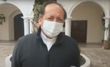 Monseñor Centellas: ‘Llegan unas cuantas vacunas a Bolivia y sirve para la propaganda, eso está mal’