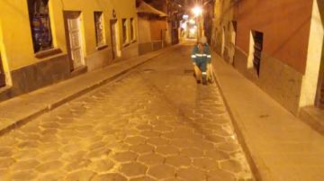 El personal de emergencia trabajó desde la madrugada.