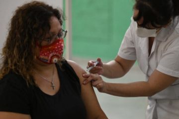 Países ricos tienen casi la mitad de 200 millones de vacunas anticovid administradas en el mundo
