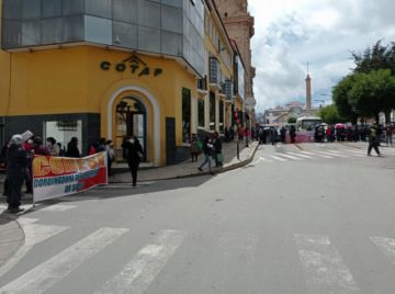 Bloquearon el centro de la ciudad de Potosí
